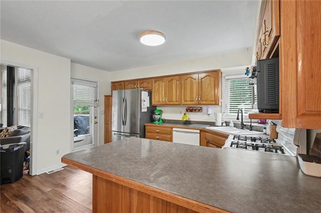 556 Brentwood Drive — photo 13