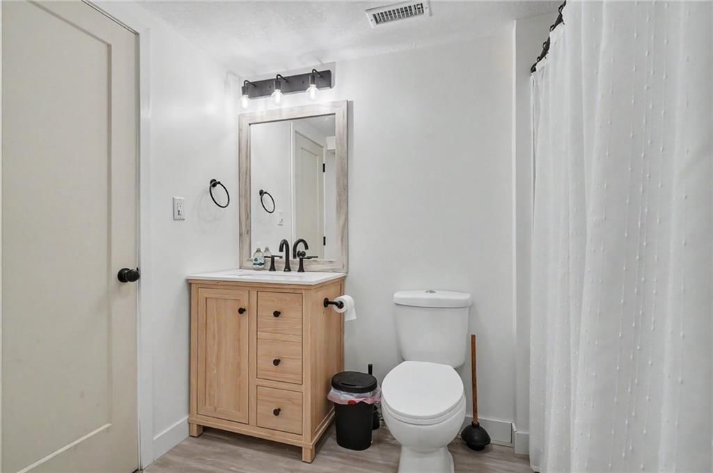 556 Brentwood Drive — photo 32