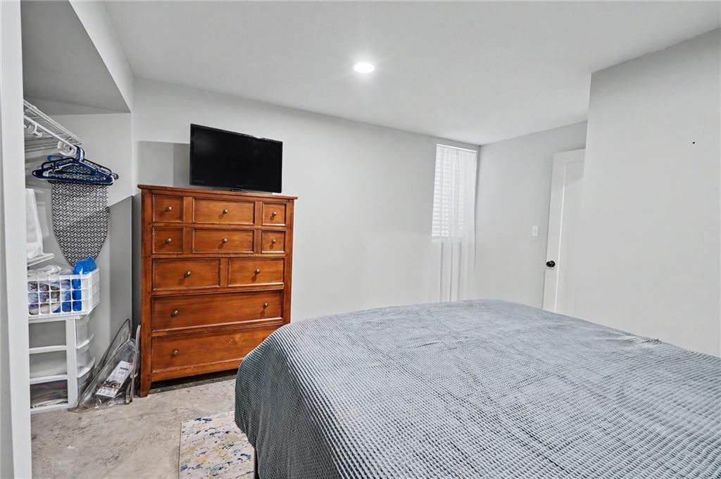 556 Brentwood Drive — photo 34