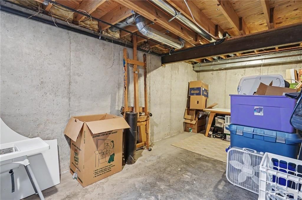 556 Brentwood Drive — photo 35