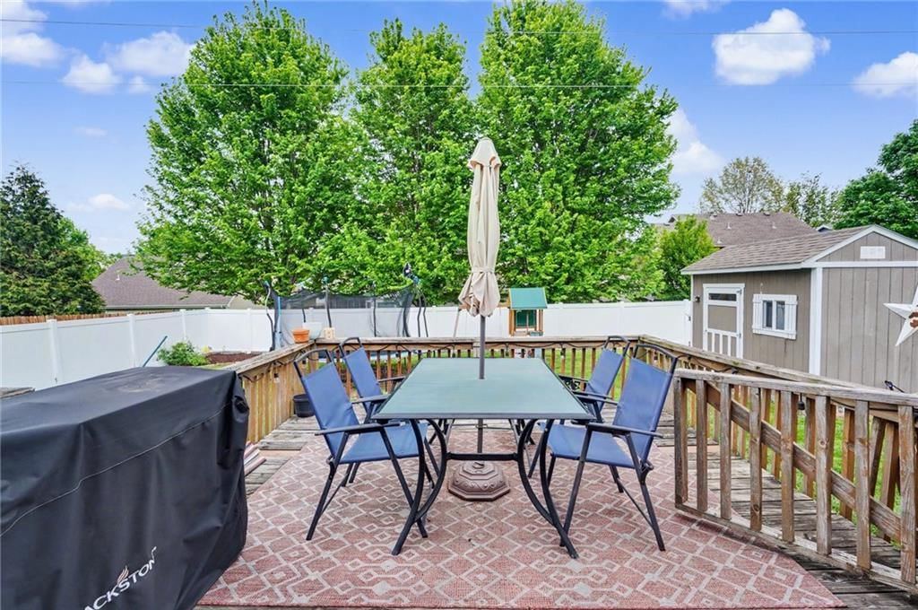556 Brentwood Drive — photo 36