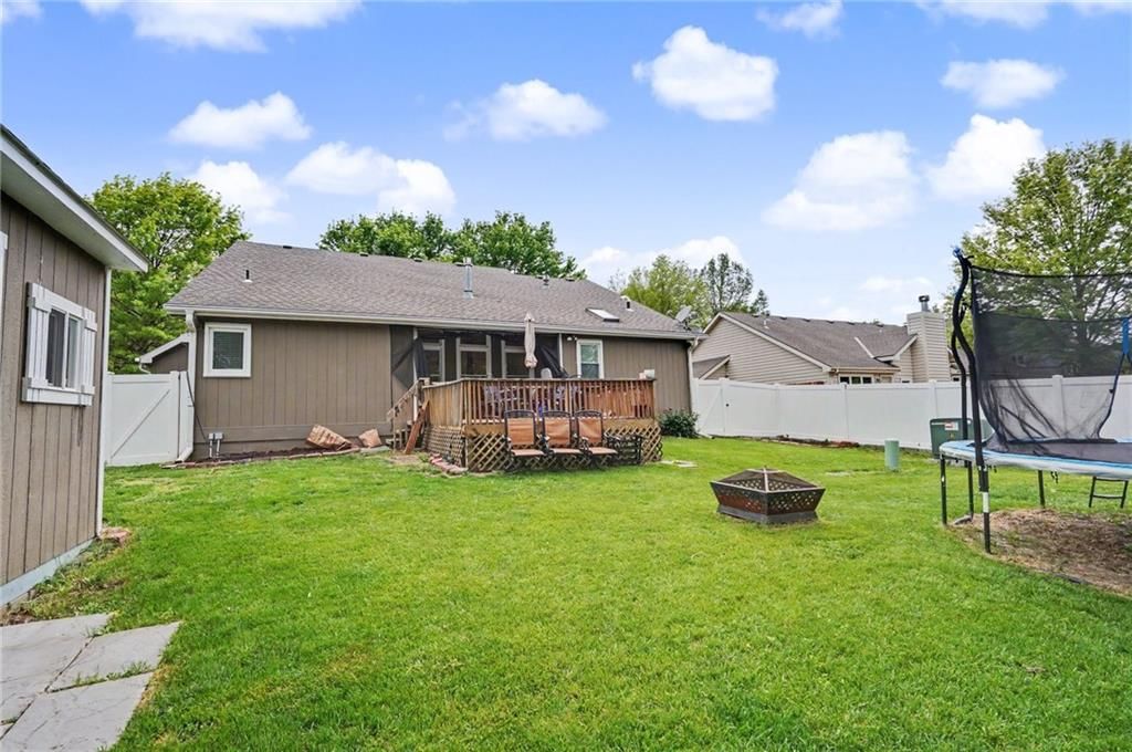 556 Brentwood Drive — photo 38