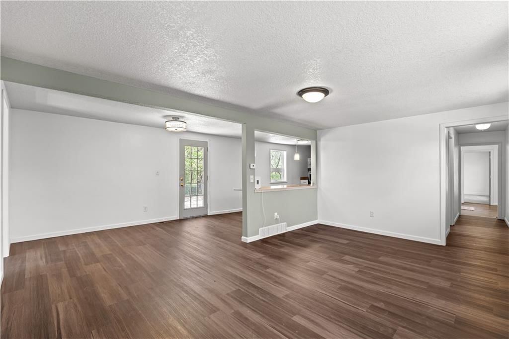 809 Seneca Street — photo 2