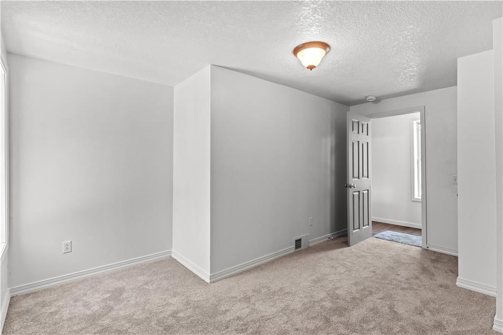 809 Seneca Street — photo 8