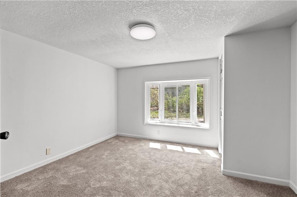 809 Seneca Street — photo 9