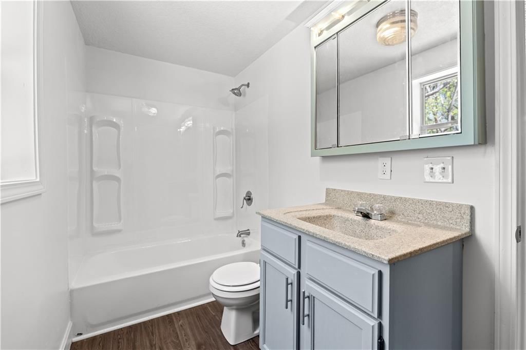 809 Seneca Street — photo 10
