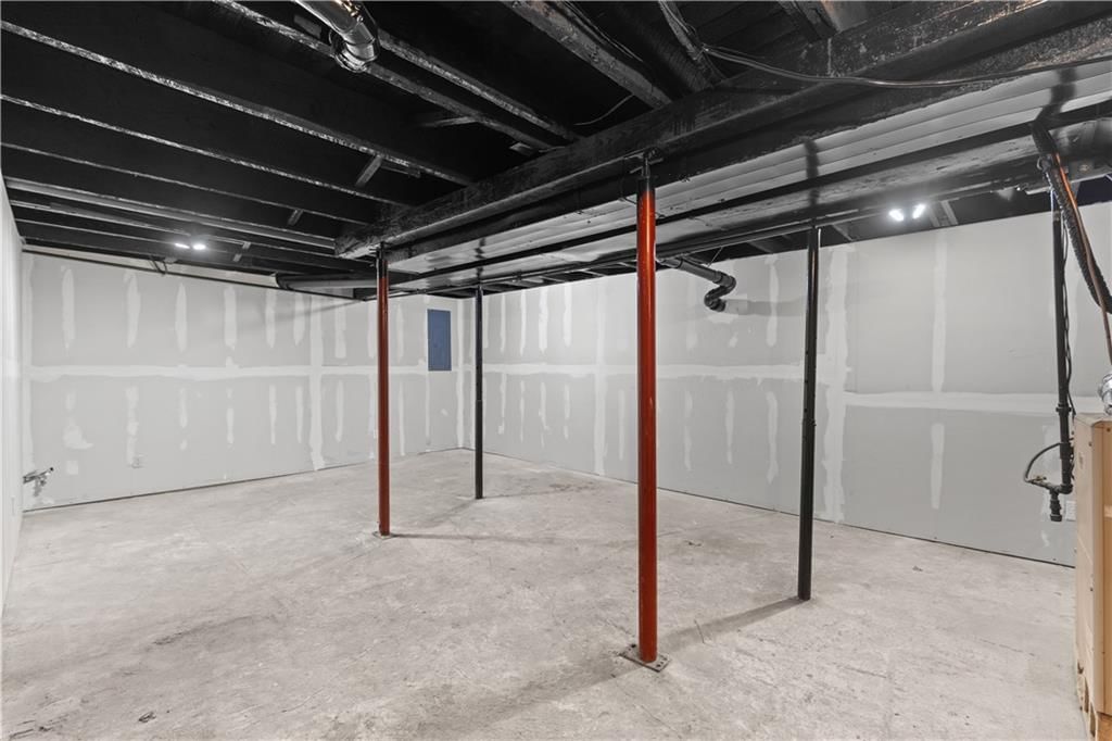 809 Seneca Street — photo 12