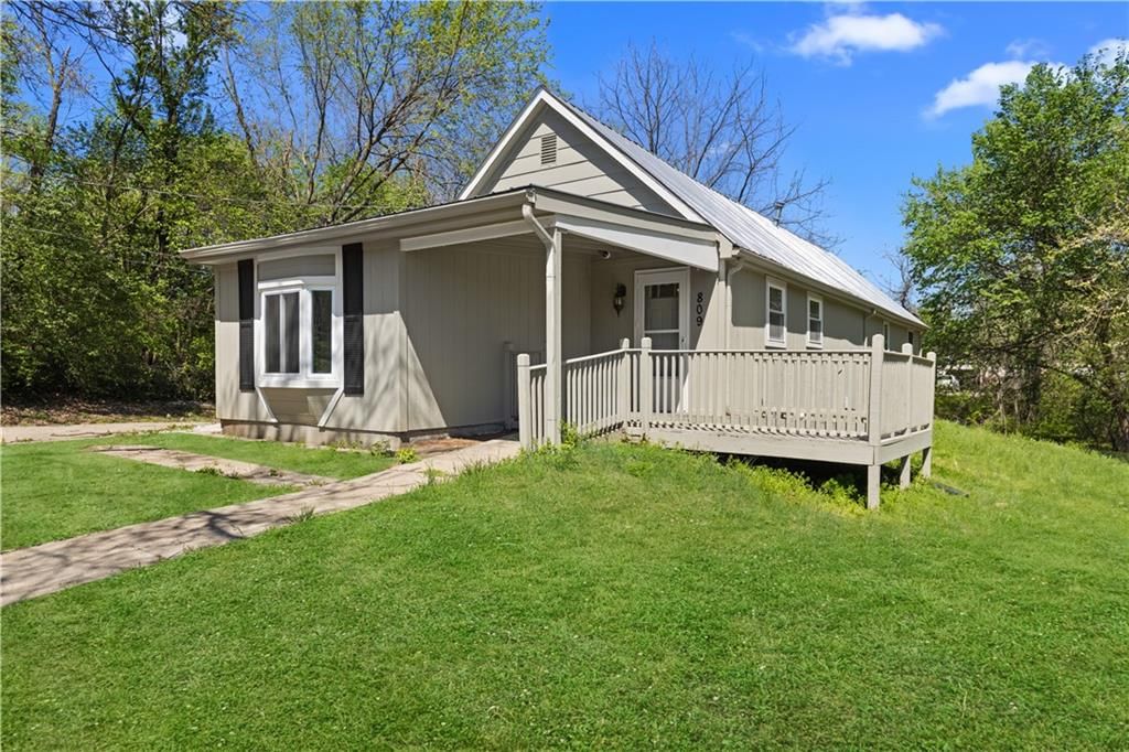 809 Seneca Street — photo 19