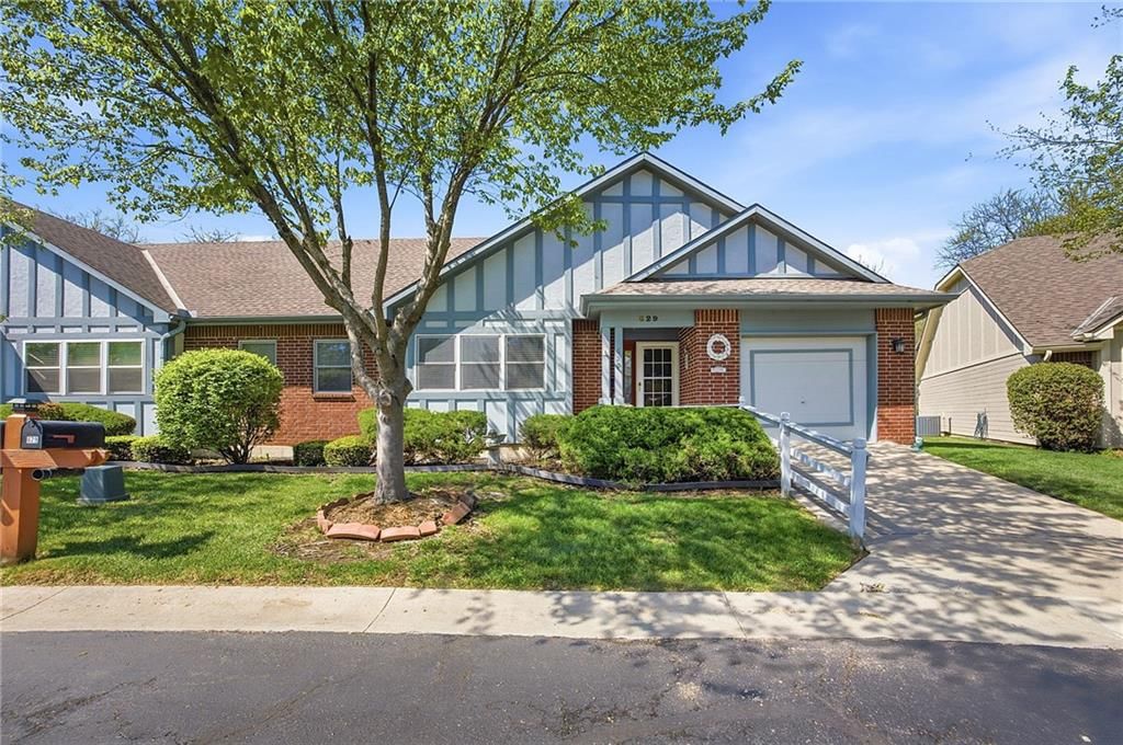 629 N Somerset Terrace, Olathe, KS