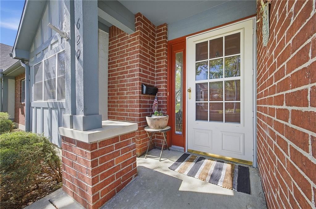 629 N Somerset Terrace — photo 3