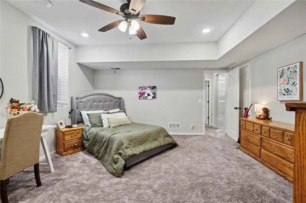 1612 Oak Street — photo 17