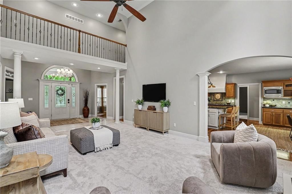 9708 Walnut Woods Drive — photo 4