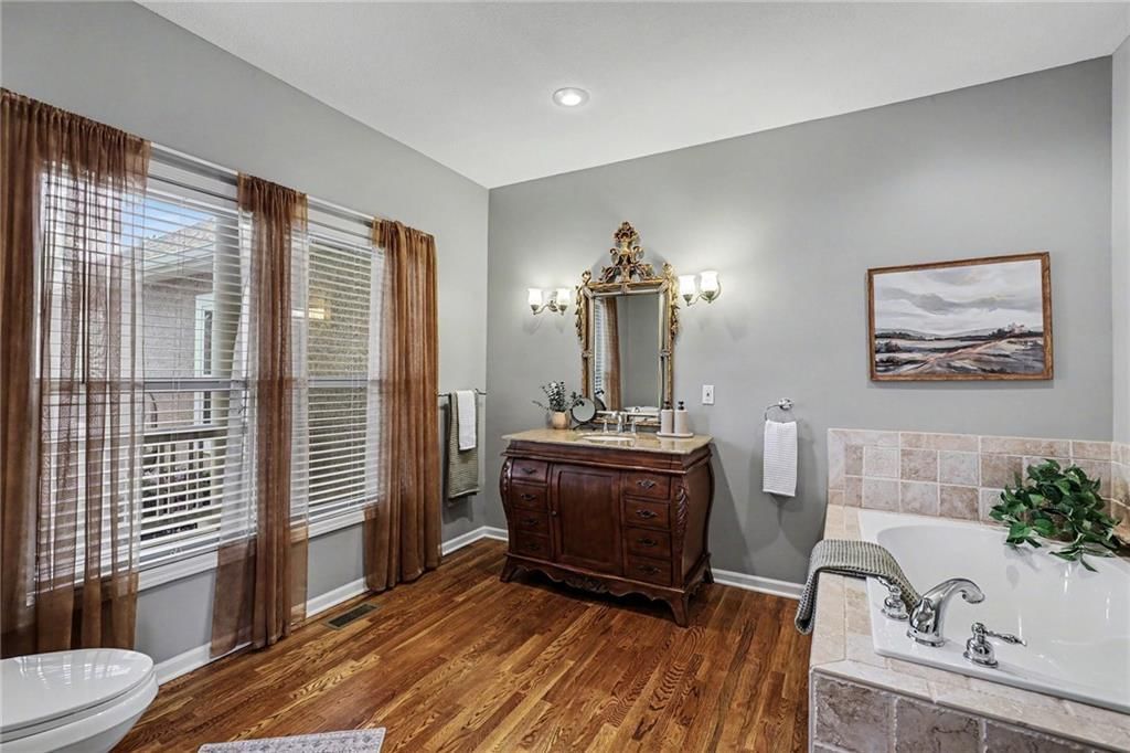 9708 Walnut Woods Drive — photo 6