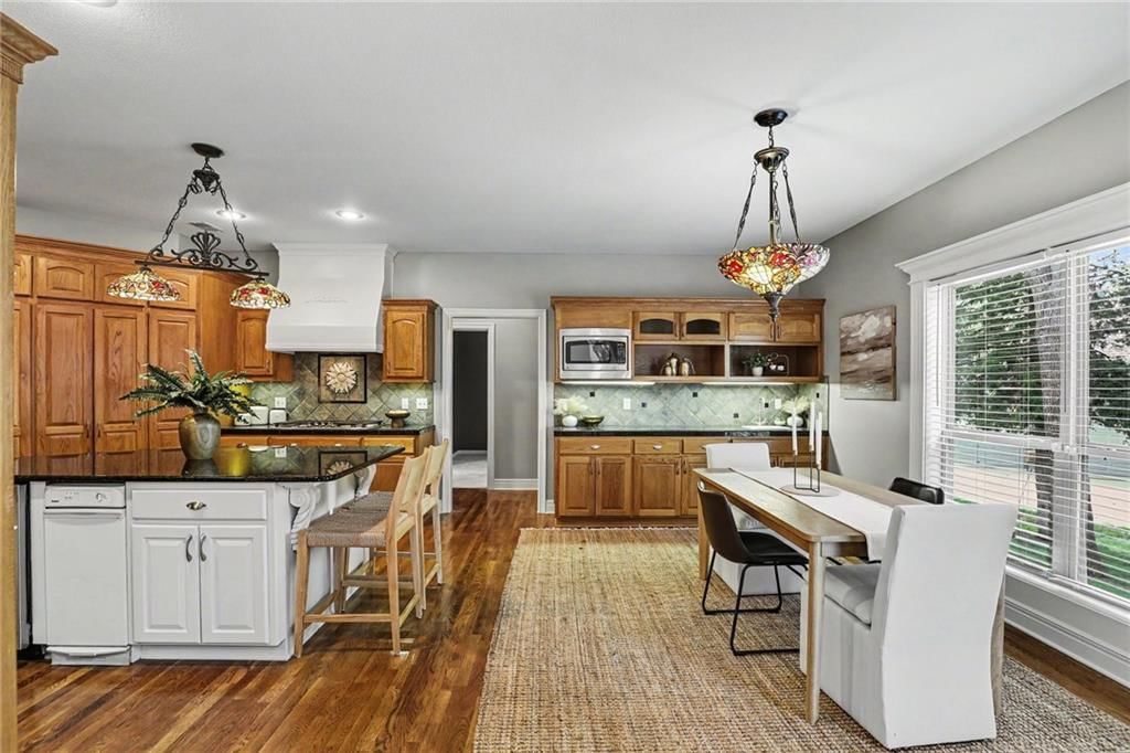 9708 Walnut Woods Drive — photo 10
