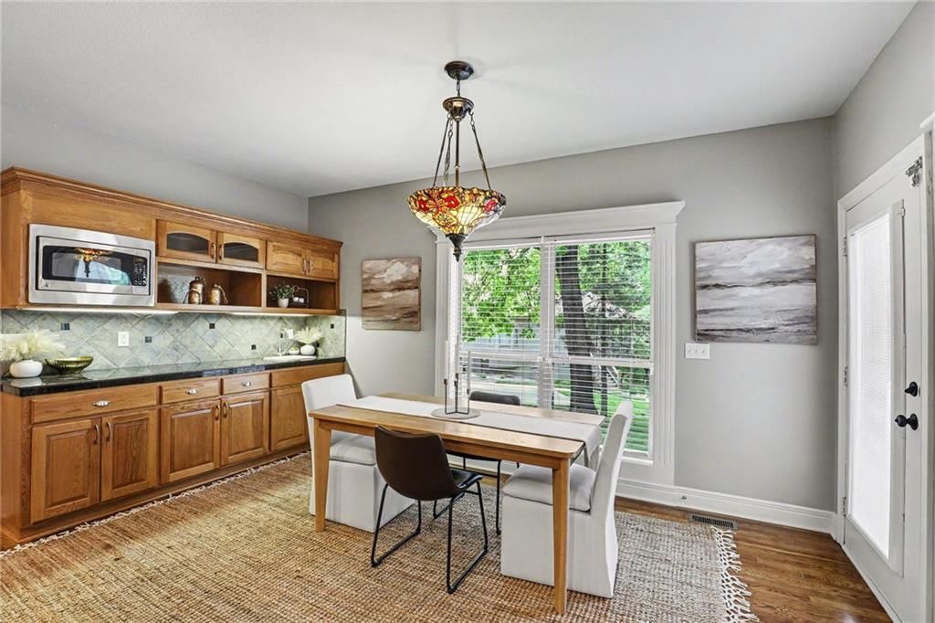 9708 Walnut Woods Drive — photo 12