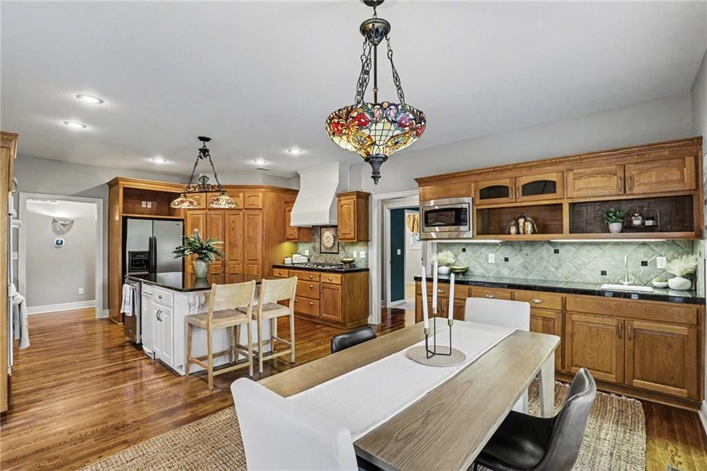 9708 Walnut Woods Drive — photo 13