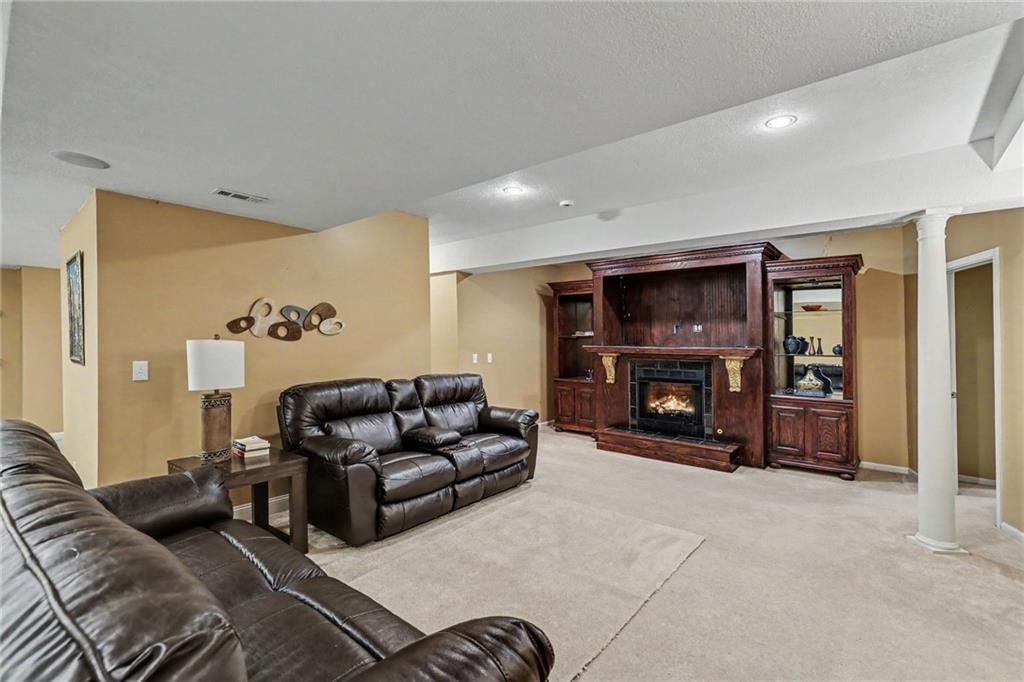 9708 Walnut Woods Drive — photo 29