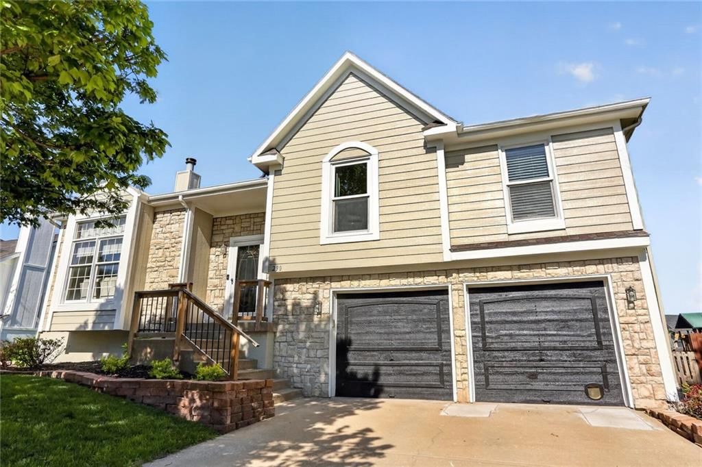 290 W Westhoff Place — photo 2