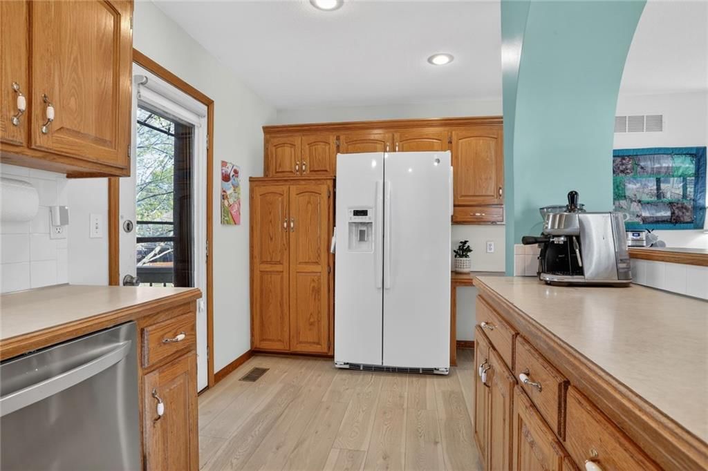 290 W Westhoff Place — photo 8