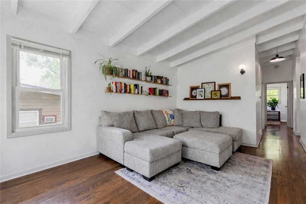 706 W Brown Street — photo 2