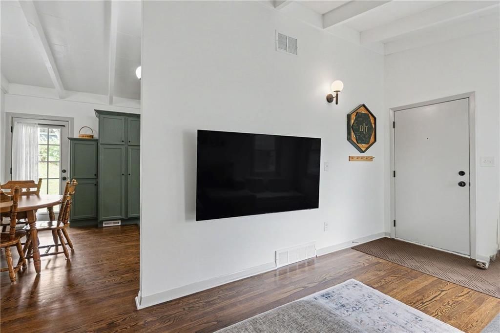 706 W Brown Street — photo 5