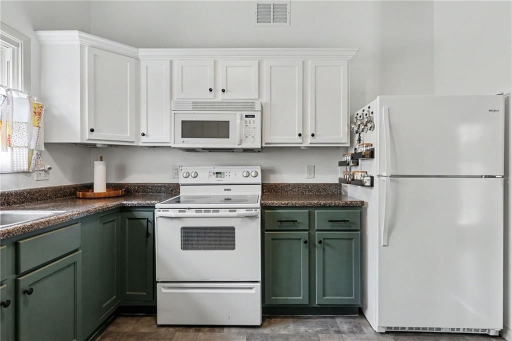 706 W Brown Street — photo 9