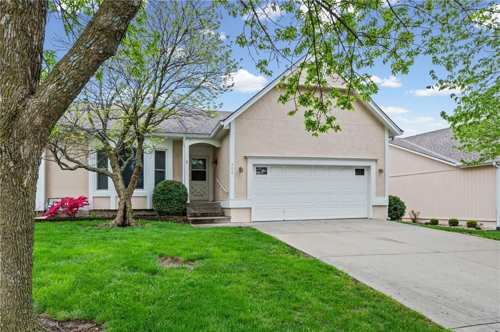 200 SE Ridgeview Drive — photo 2