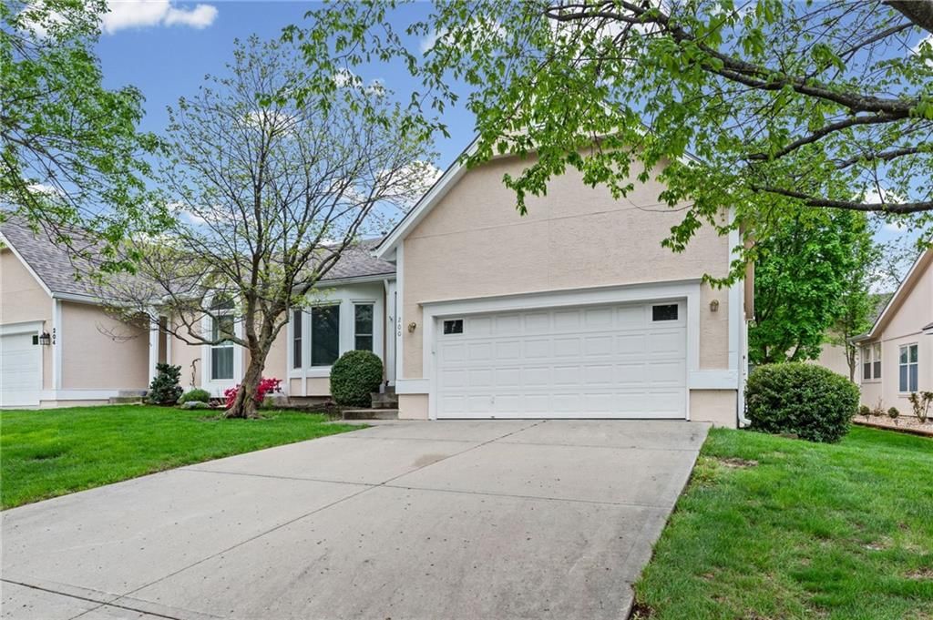 200 SE Ridgeview Drive — photo 3