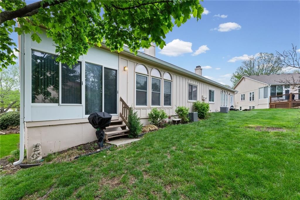 200 SE Ridgeview Drive — photo 41