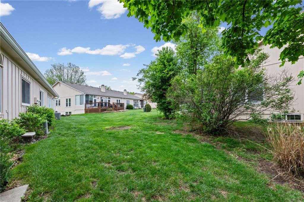 200 SE Ridgeview Drive — photo 42