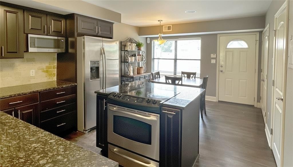 504 W 10th Street — photo 11