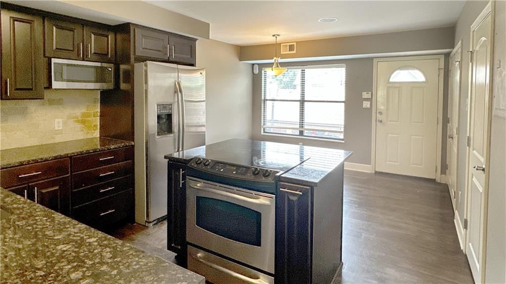 504 W 10th Street — photo 12