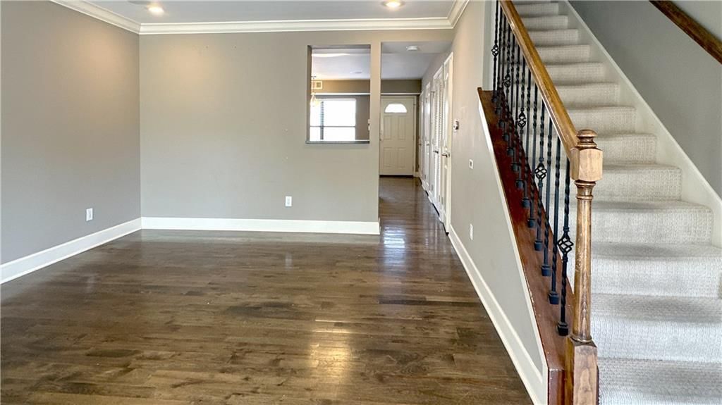 504 W 10th Street — photo 18