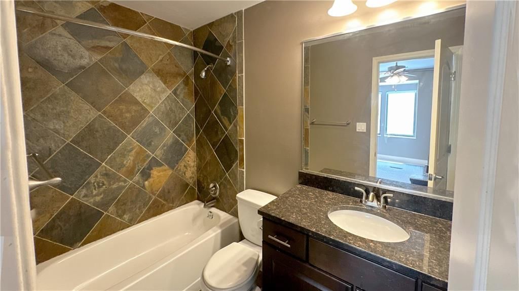 504 W 10th Street — photo 23