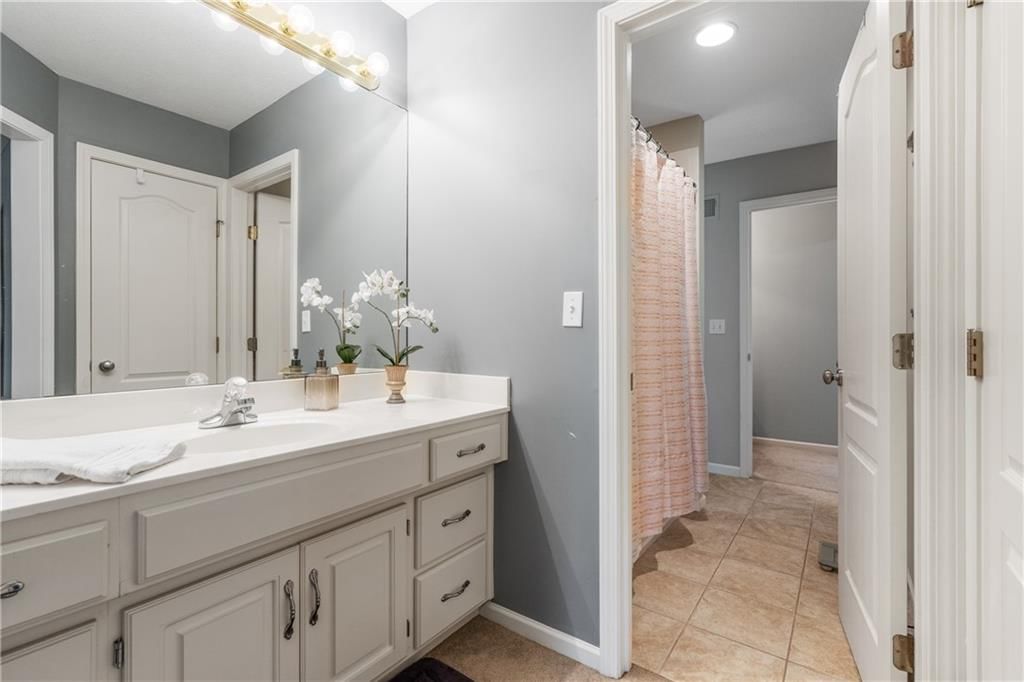 5712 W 146th Street — photo 34