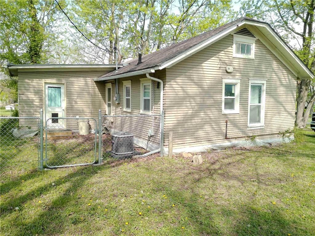 220 W 10th Street — photo 7