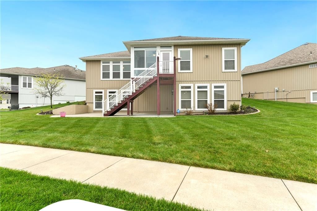 900 SW Olympia Court — photo 46