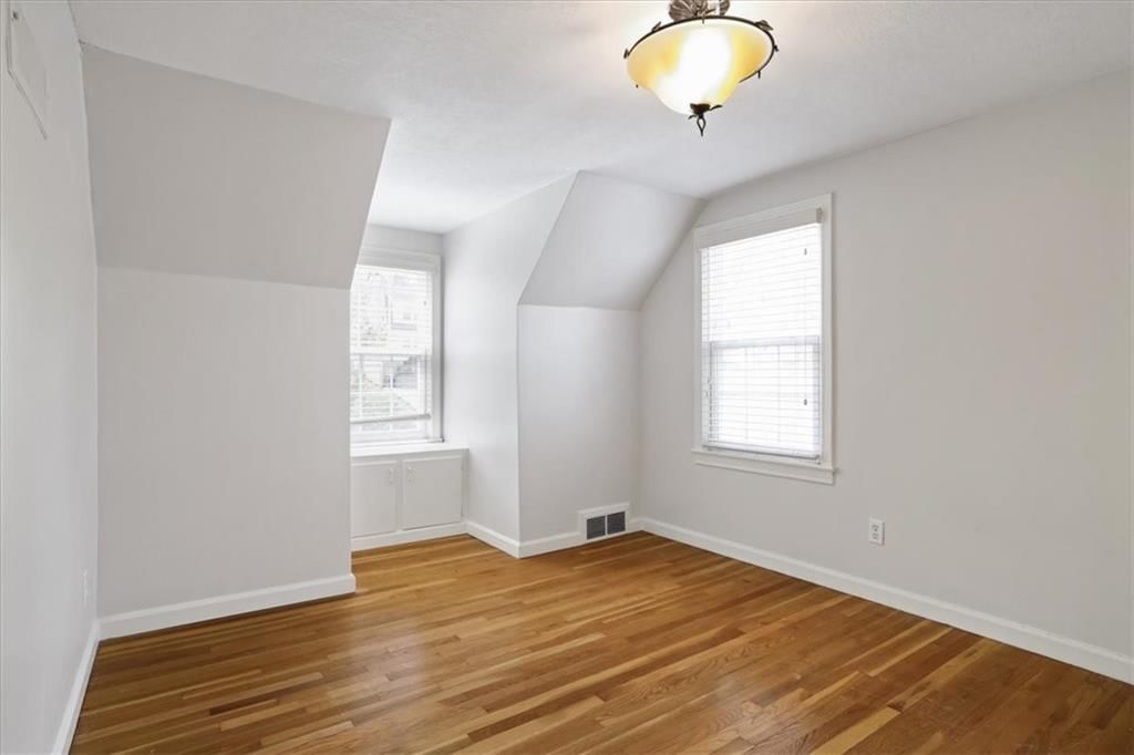 470 E 55th Street — photo 15