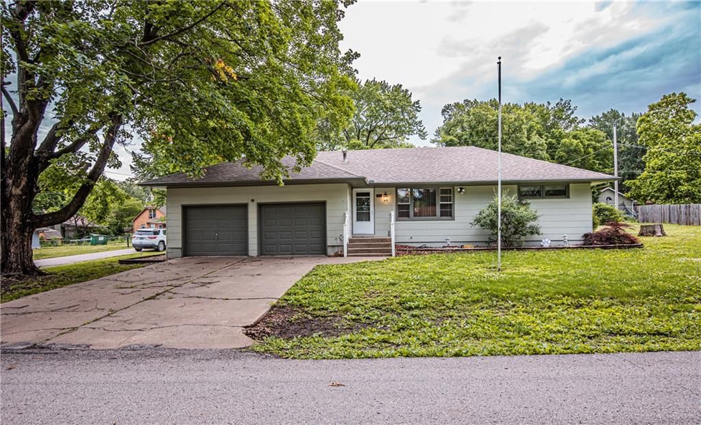 601 S Mulberry Street, Louisburg, KS
