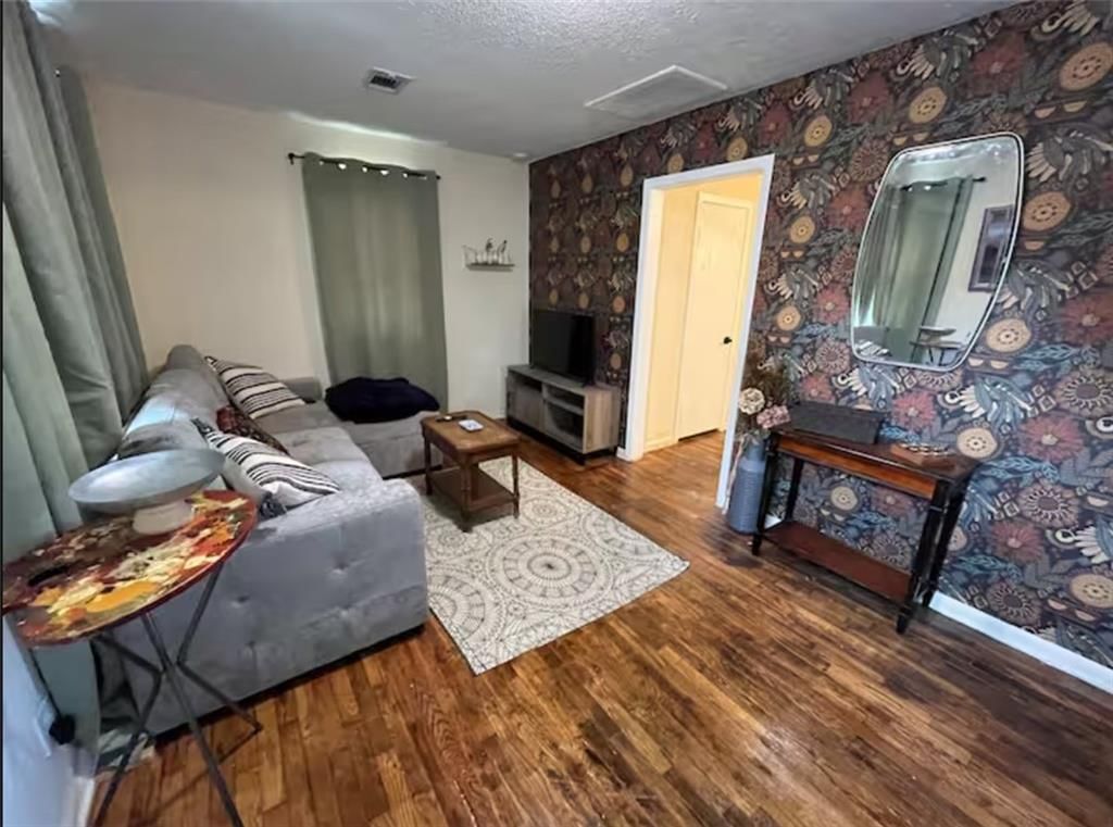 303 Mcgoodwin Avenue — photo 5