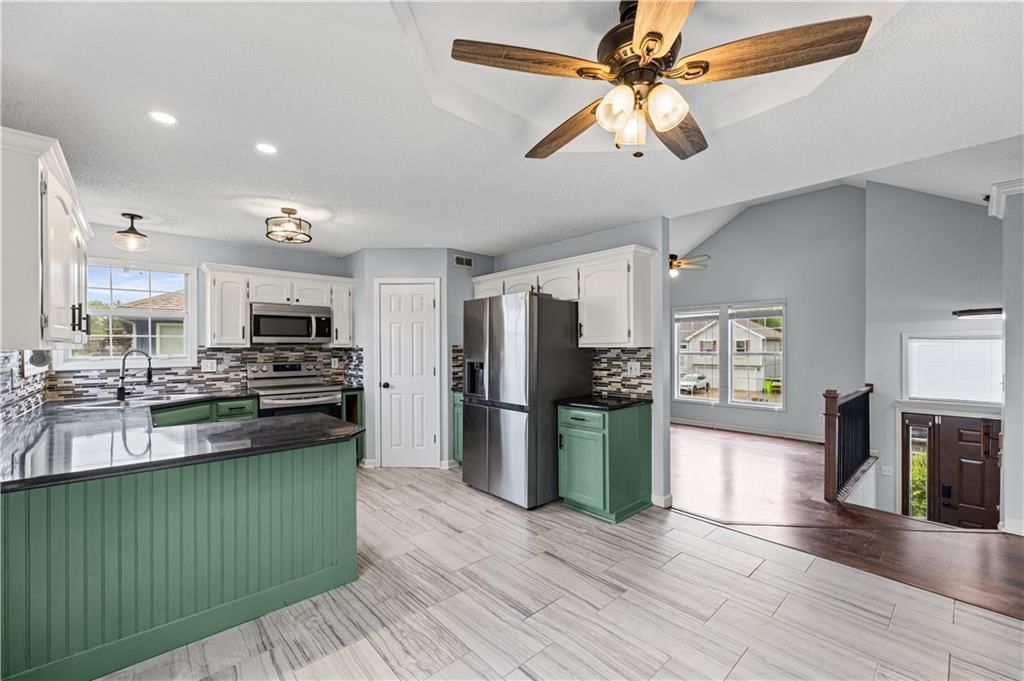 16400 Speaker Avenue — photo 9