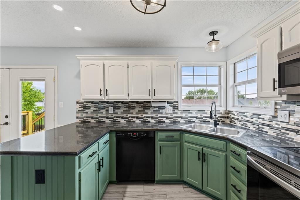 16400 Speaker Avenue — photo 12