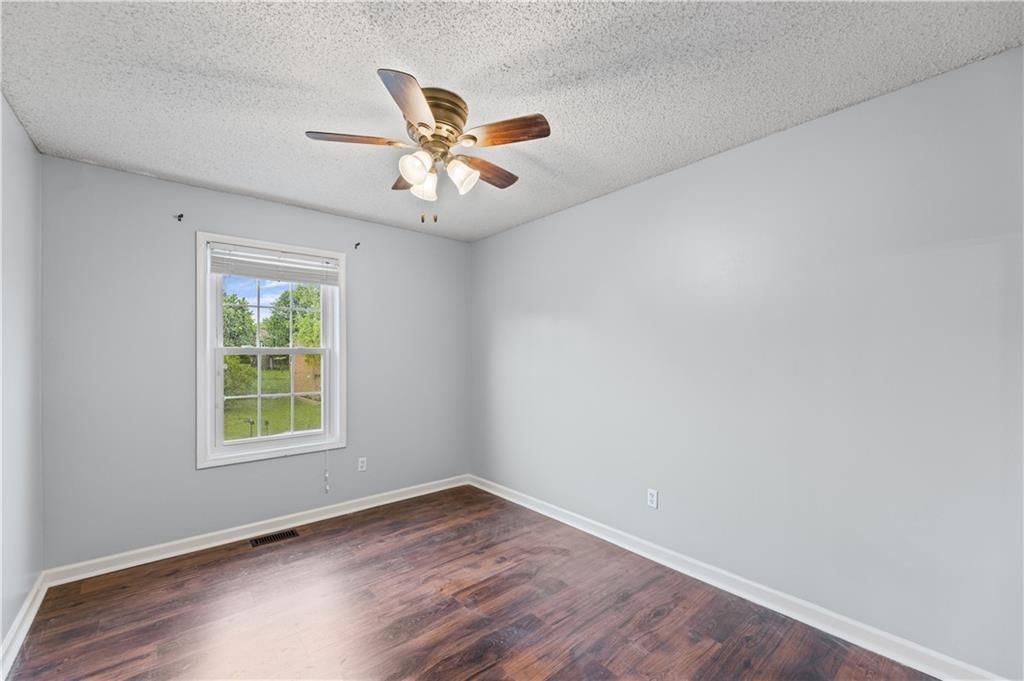 16400 Speaker Avenue — photo 28