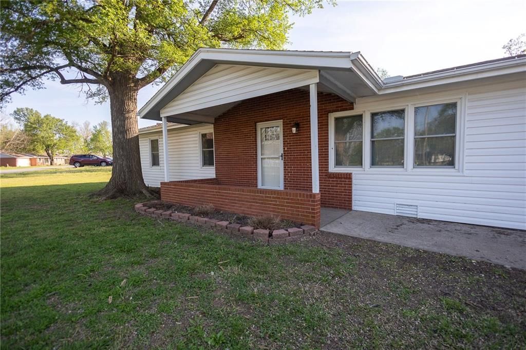 2411 Grand Lane — photo 3