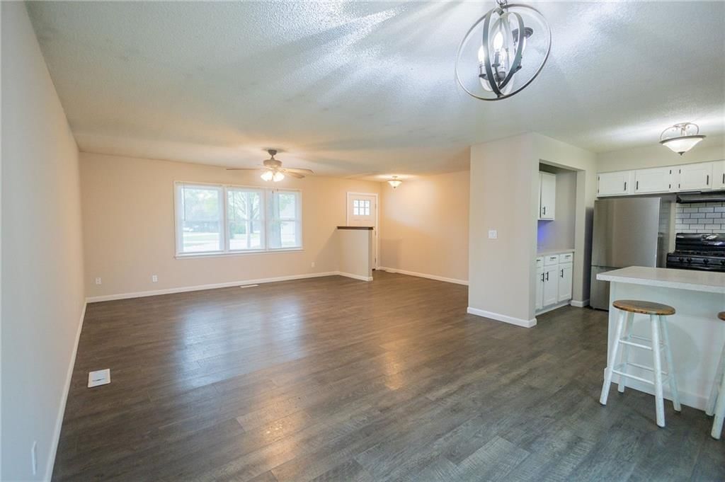 2411 Grand Lane — photo 12