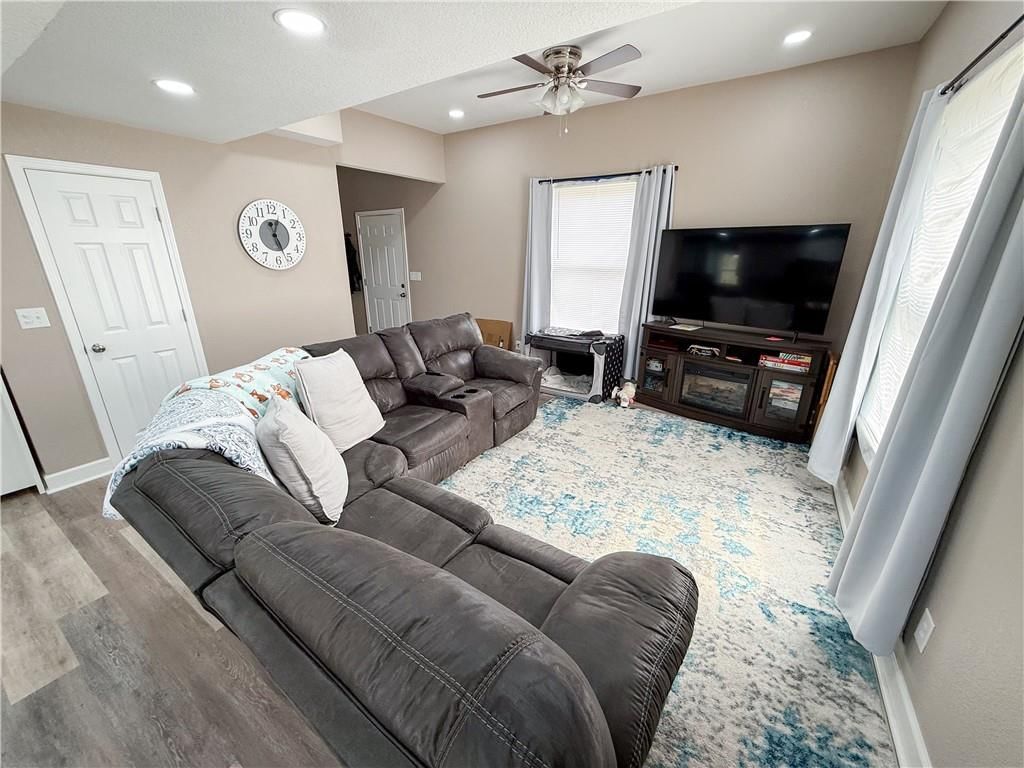 210 S Franklin Street — photo 8