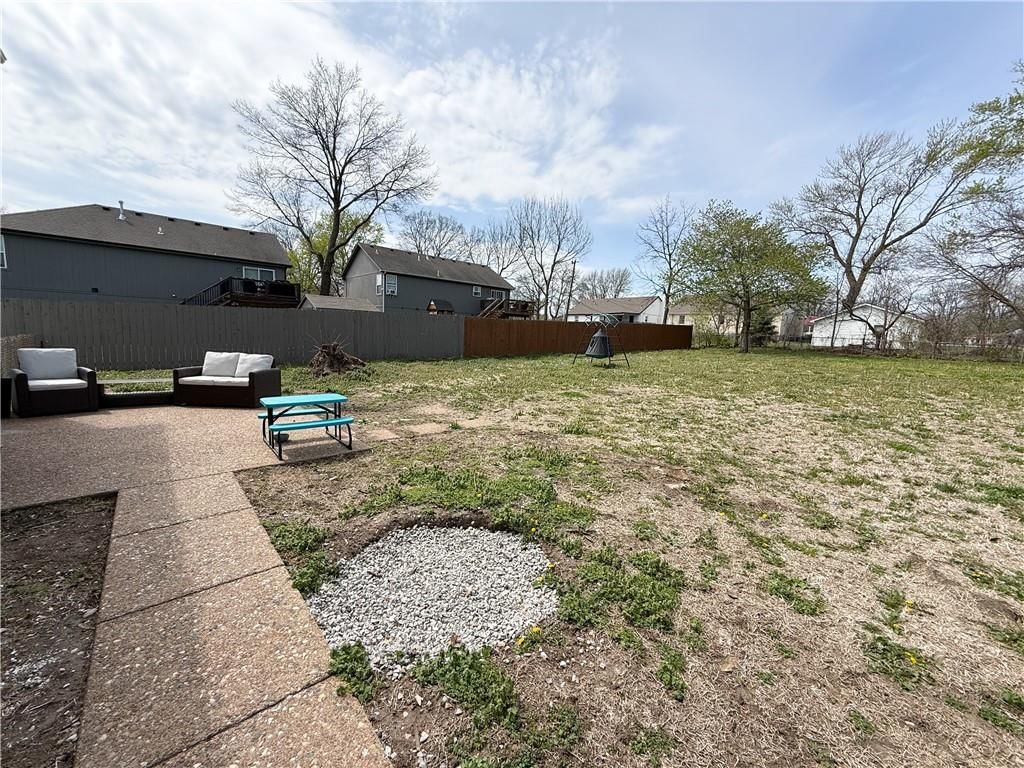 210 S Franklin Street — photo 18