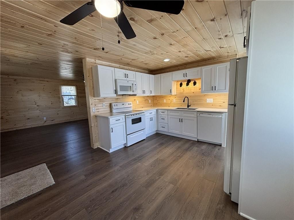 1021 Elm Street — photo 4