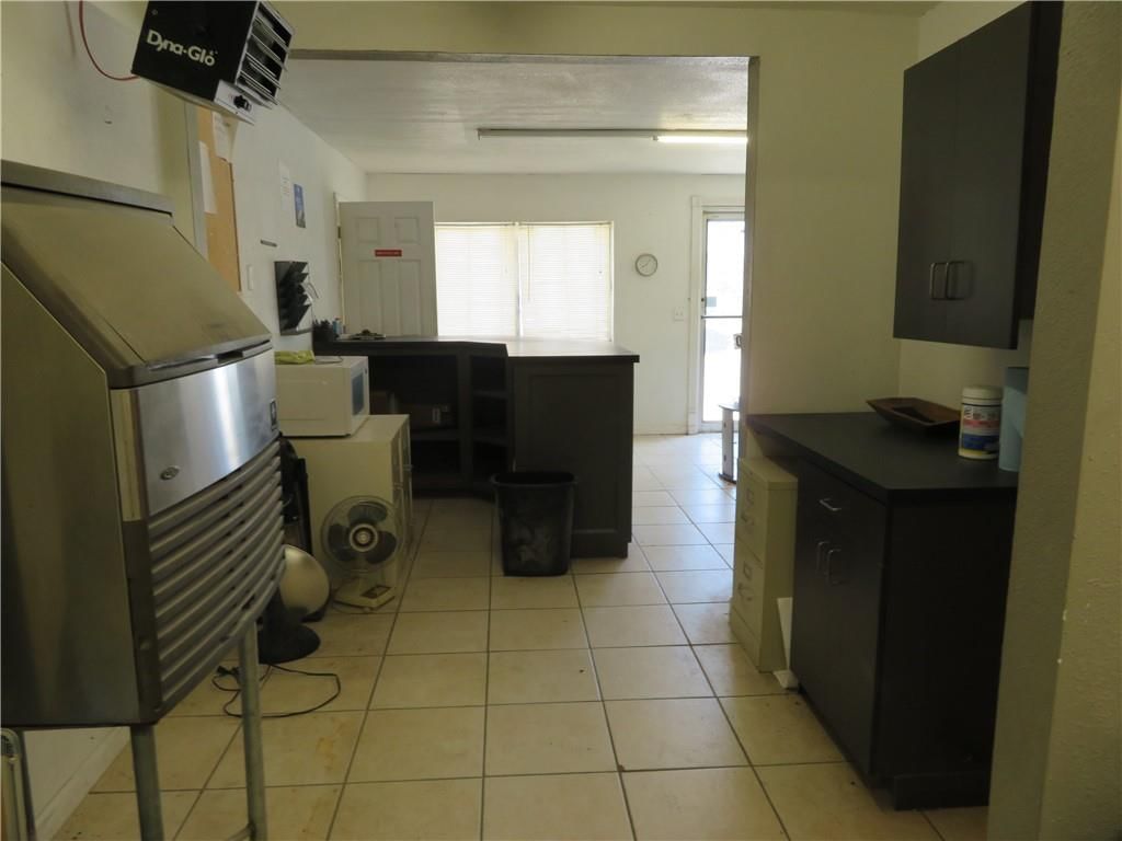 106 W Lake Street — photo 9