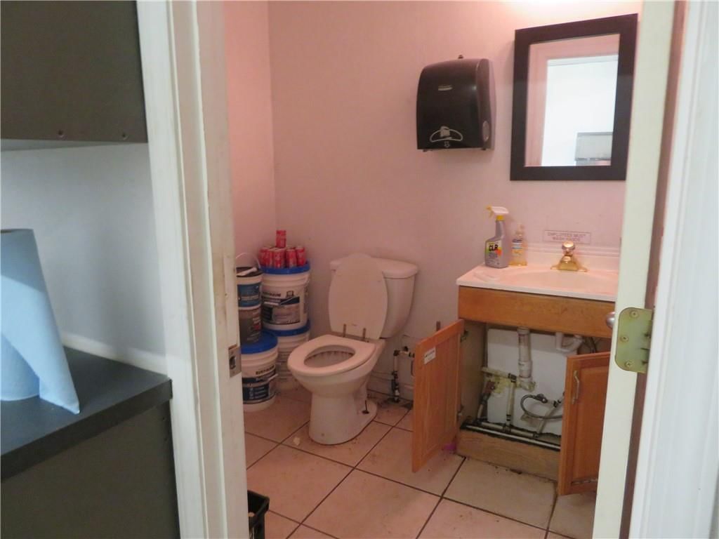 106 W Lake Street — photo 10